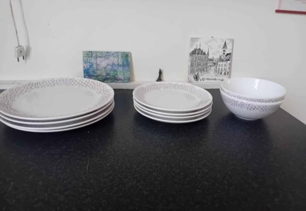 Lot vaisselle Ikea, Maison & Meubles, Enlèvement, Comme neuf, Assiettes(s)
