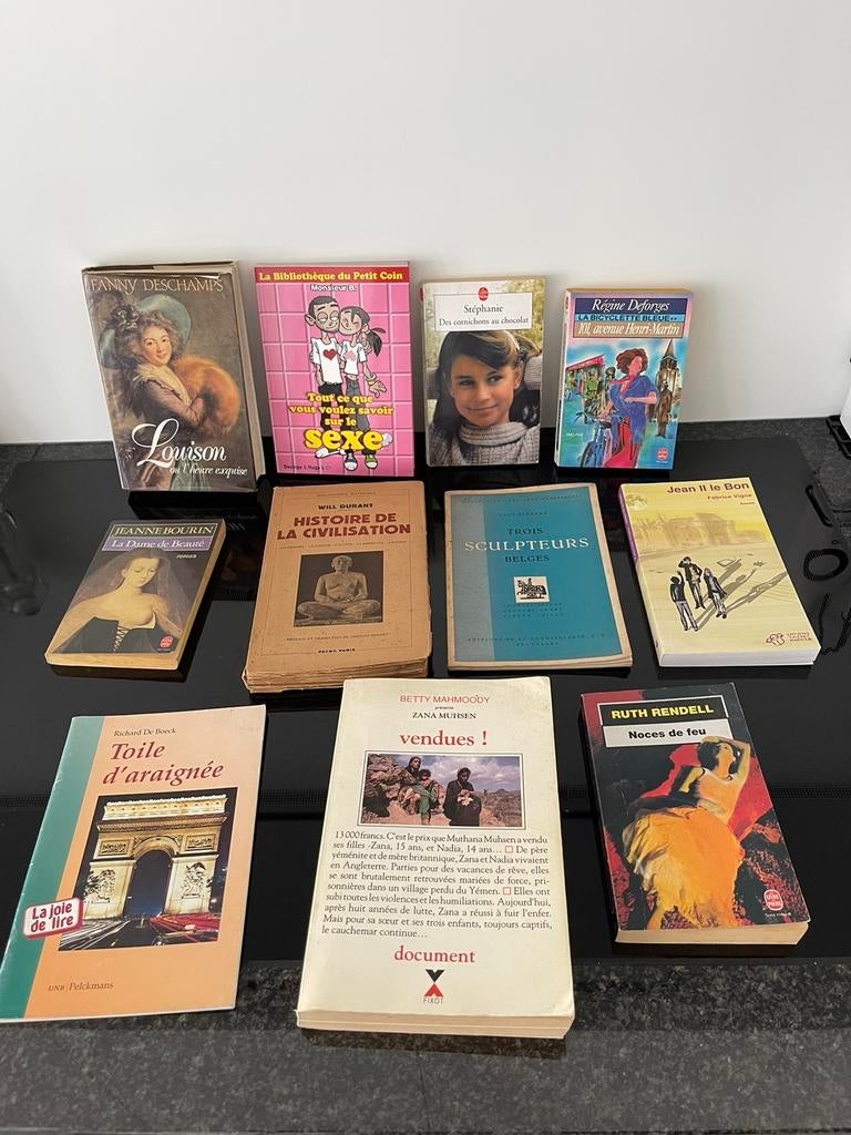 een gevarieerde verzameling van 11 Franstalige boeken, Enlèvement ou Envoi
