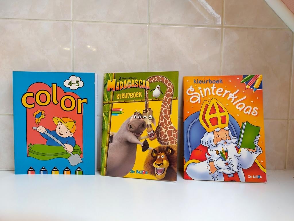 3 kleurboeken, color 4_5 jaar, Madagascar en Sinterklaas., Boeken, Ophalen of Verzenden, Nieuw, 3 tot 4 jaar