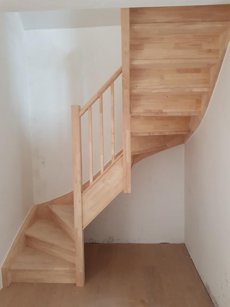 Trappen in alle houtsoorten maatwerk, Escaliers