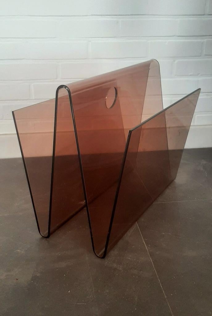 Vintage plexi krantebak / magazinehouder, Huis en Inrichting, Woonaccessoires | Krantenbakken en Lectuurbakken, Ophalen, Zo goed als nieuw