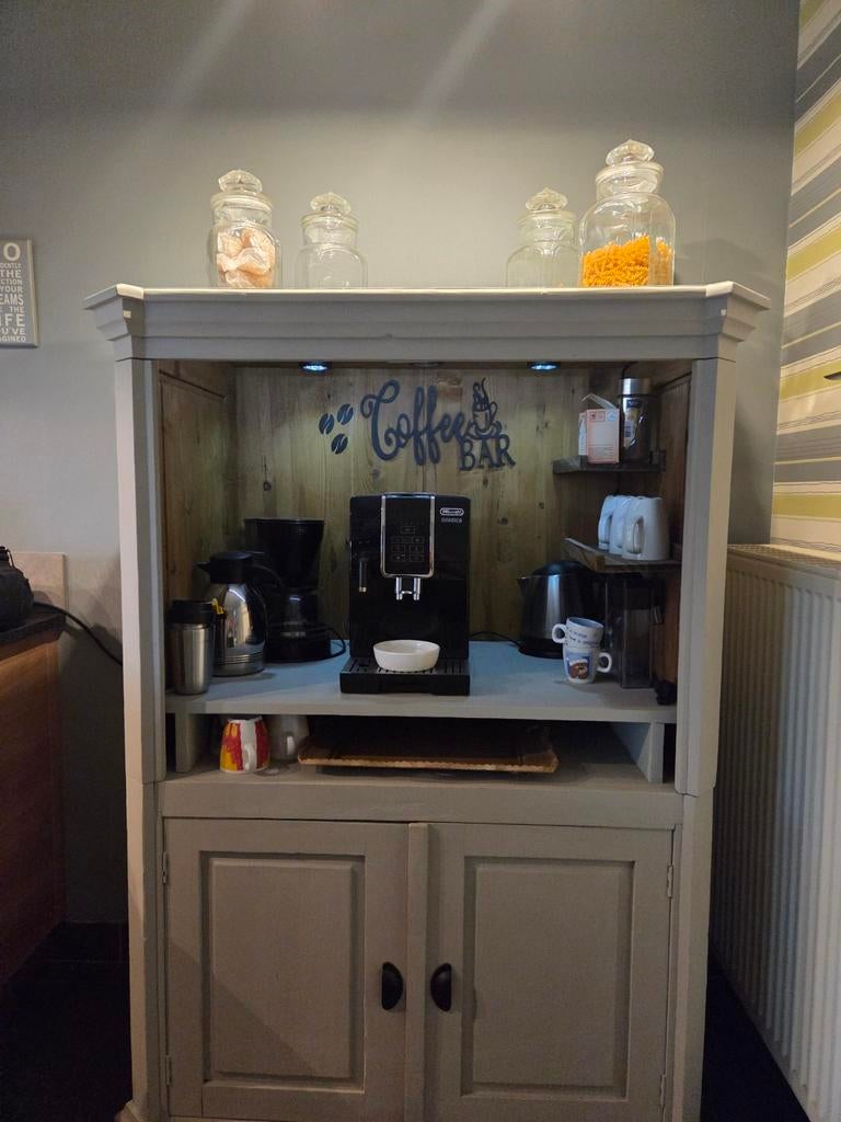 Koffiebar zonder inhoud, enkel kast met verlichting, Huis en Inrichting, Ophalen