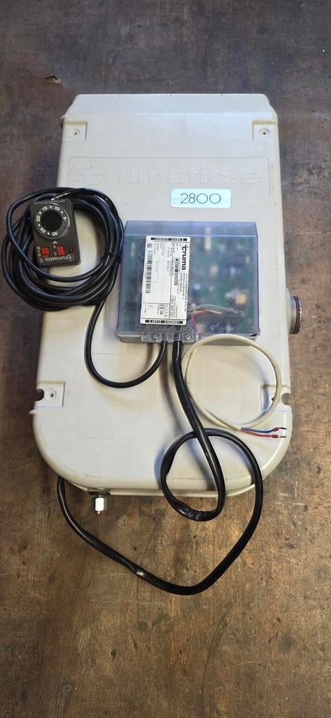 Radiateur Truma E2800 sur 12V et 30mB complet avec commande, Caravanes & Camping, Camping-car Accessoires, Enlèvement