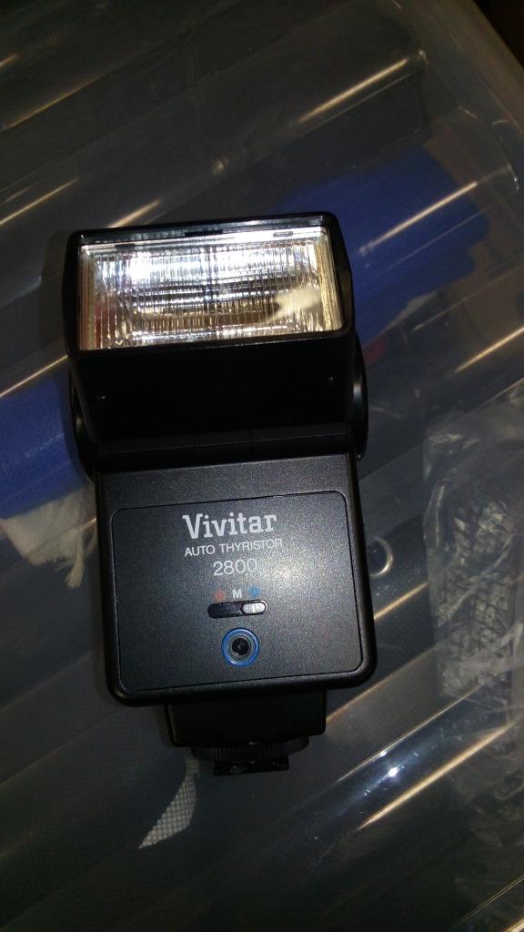 Flash Vivitar 2800, Enlèvement ou Envoi, Comme neuf, Autres marques, Inclinable