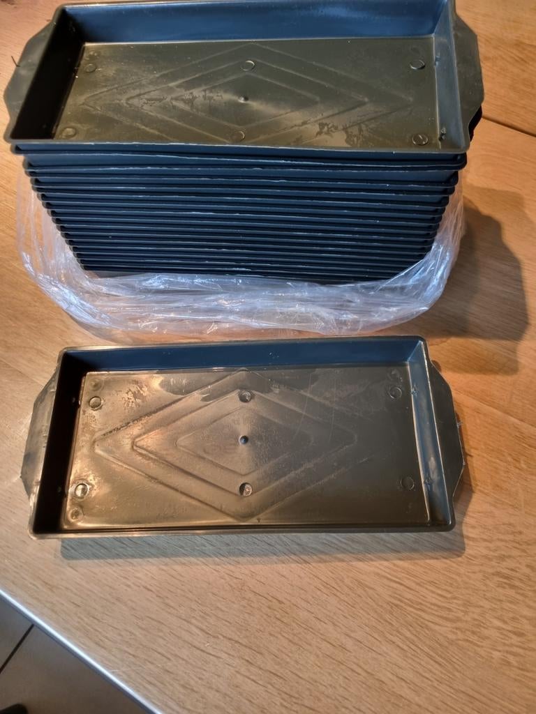 18 plats en plastique pour Oasis New, Enlèvement ou Envoi, Neuf