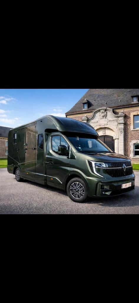 Te huur paardencamionette met chauffeur & Paardenambulance, Ophalen