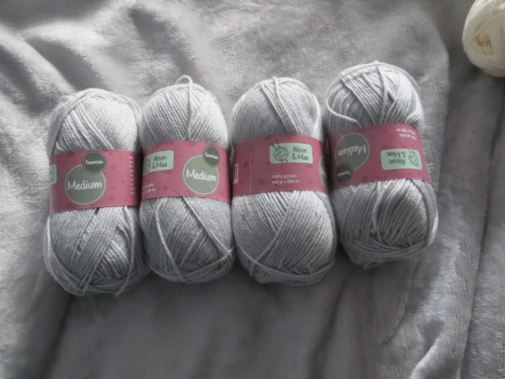 4 bollen breigaren - grijs - nieuw - Alison & Mae - Acryl, Enlèvement ou Envoi, Neuf, Tricot, Autres types