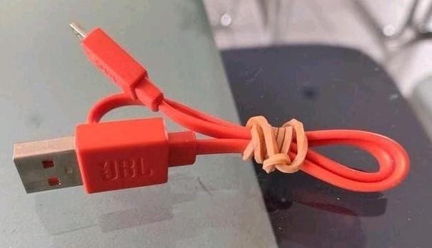 Petit cable  usb - micro usb  jbl  couleur orange  occasion., JBL