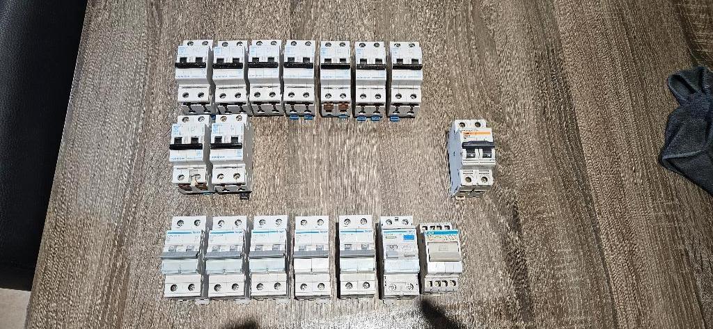 Disjoncteurs Électrique, Bricolage & Construction, Électricité & Câbles, Comme neuf, Interrupteur, Interrupteur, Enlèvement ou Envoi