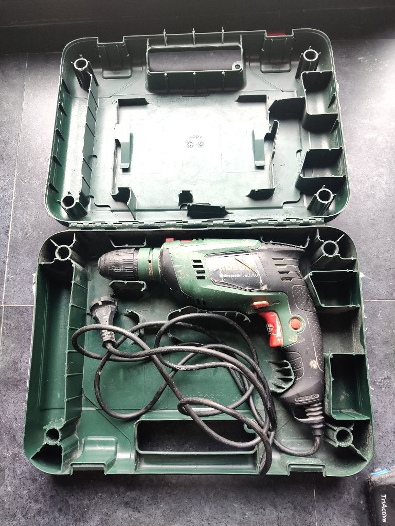 Bosch perceuse Universal Impact 700, 600 watts ou plus, Enlèvement, Utilisé, Vitesse variable