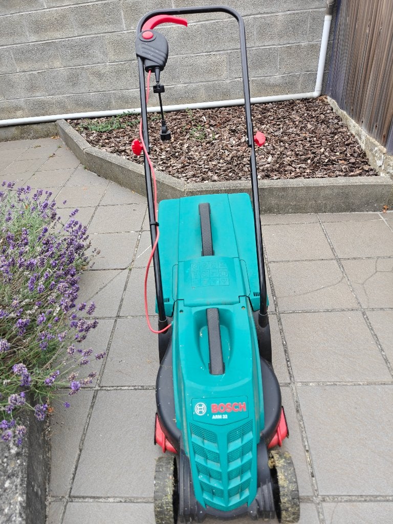 Tondeuse électrique, Jardin & Terrasse, Tondeuses à gazon, Utilisé, Tondeuses à gazon électriques, 30 à 39 cm, Bac de ramassage