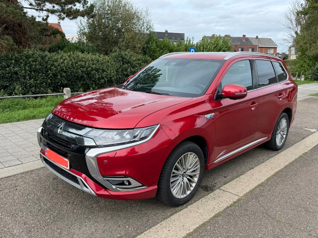 Mitsubishi Outlander PHEV 2.4 Instyle MMCS 2360 cm3, Autos, Achat, Outlander, Noir, 5 places