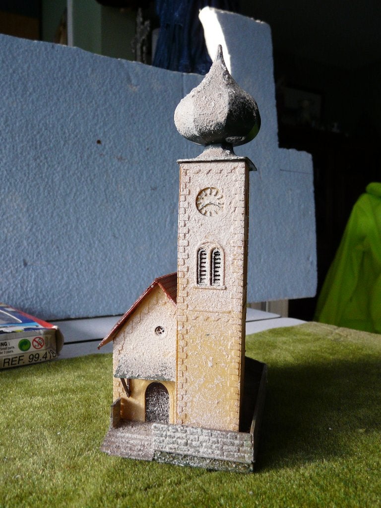 Enkele vakwerkhuisjes en kerkje voor vb kerstdecoratie, Ophalen, Gebruikt