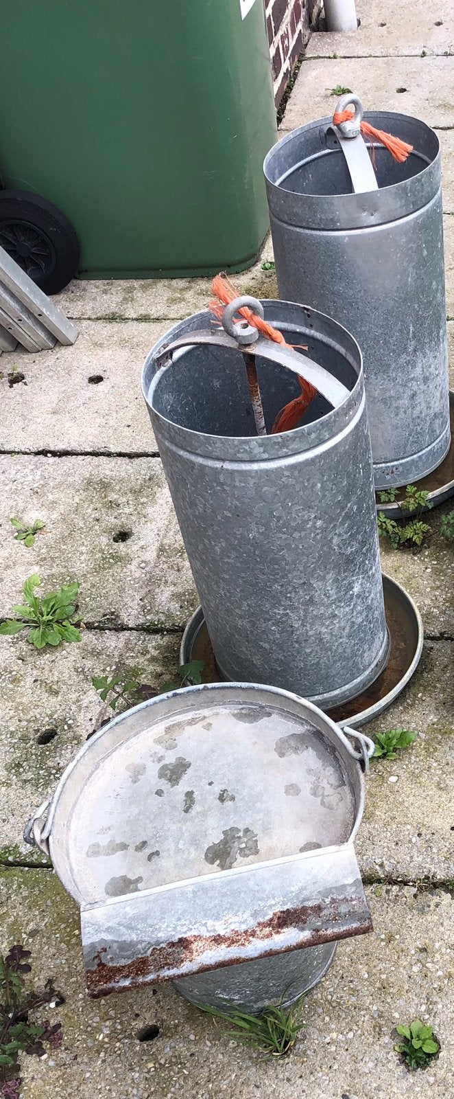 Kippen drink / voedersilo, Ophalen, Gebruikt, Drinken en Voederen