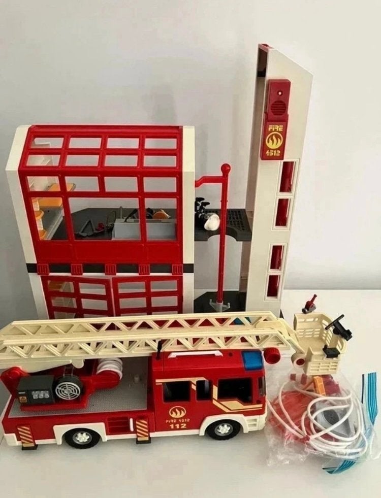 Playmobil brandweerkazerne + wagen, Ophalen, Gebruikt
