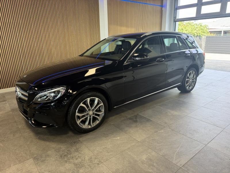 Mercedes-Benz C-Klasse 4 matic-trekhaak-led-navi-avantgarde, Auto's, Automaat, https://public.car-pass.be/vhr/31cf2f4d-6520-4f8f-870c-787e9287bb6b