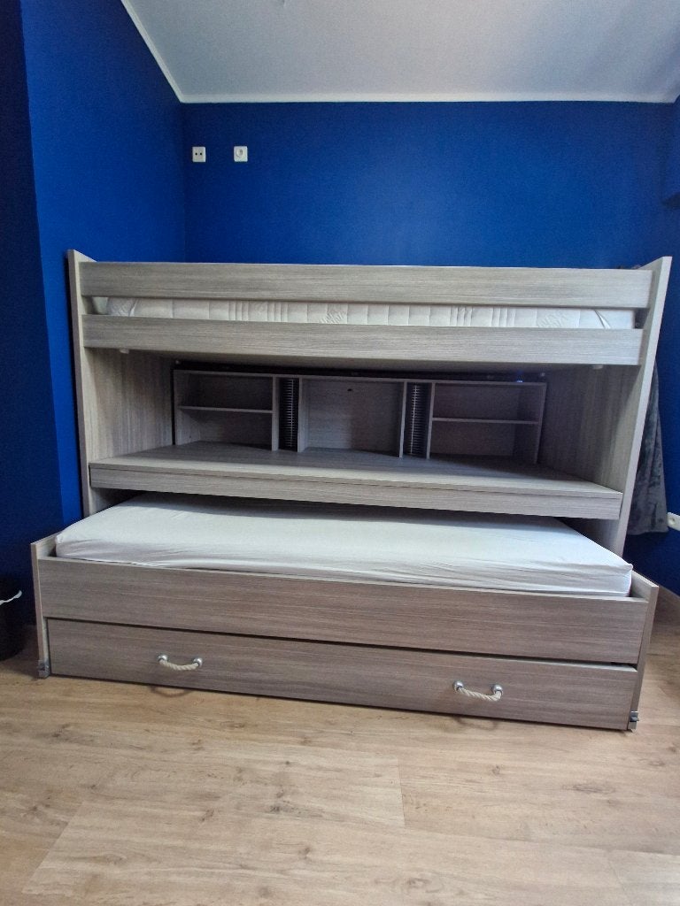 Bedden en bureau, Ophalen, Gebruikt, 90 cm, Eenpersoons