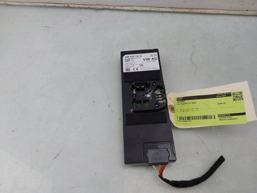 ANTENNE Volkswagen Tiguan (CT1) (01-2023/-) (|5QS035741A|), Gebruikt, Volkswagen
