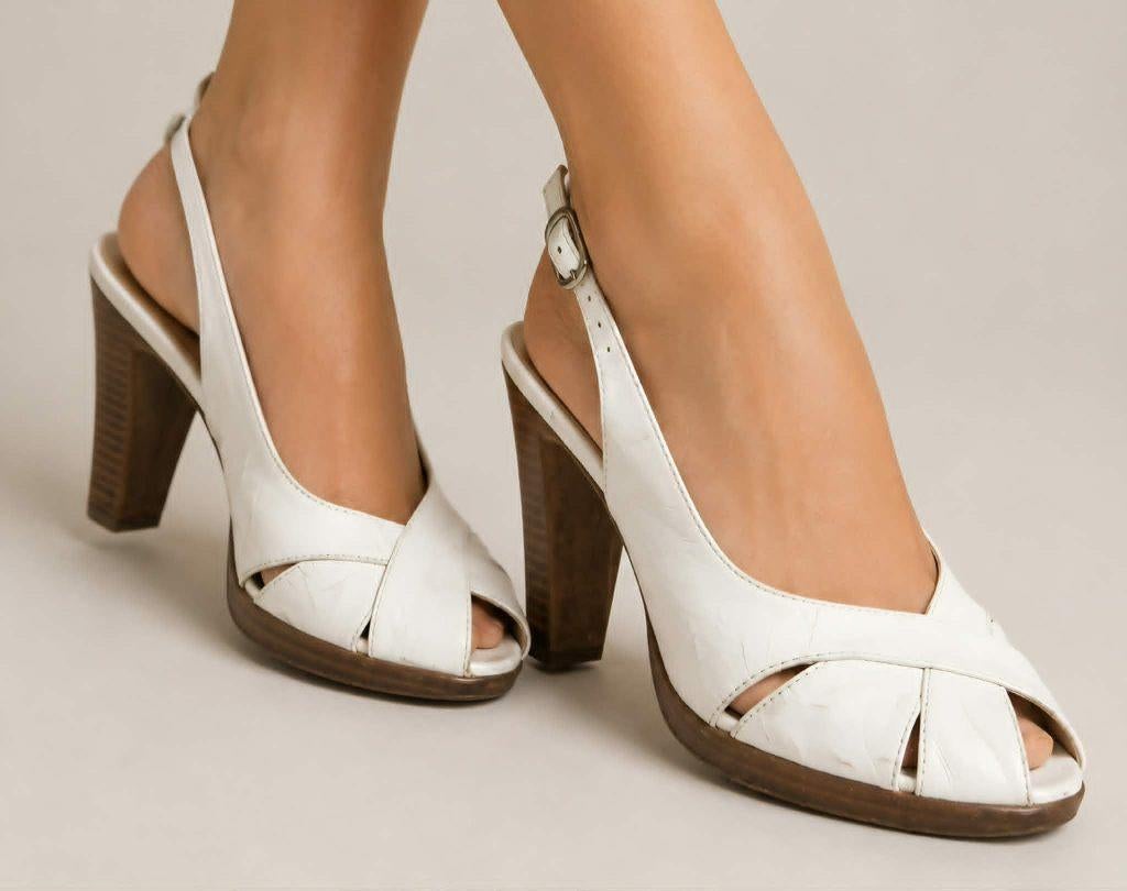 Witte hakschoenen van Tamaris, Tamaris, Wit, Ophalen of Verzenden, Schoenen met hoge hakken