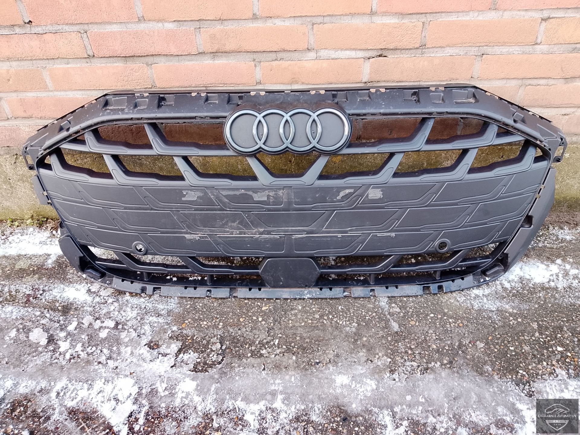 Audi A3 8Y S-Line Facelift 2024+ Grille Grill 8Y0853651AE, Gebruikt, AUDI AG, Auto-Union-Strasse 1
85045  Ingolstadt, DE, Audi
