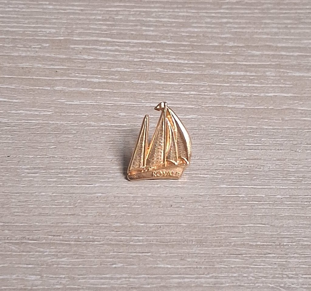 PIN - ROYALE - ZEILBOOT - VOILIER, Envoi, Utilisé, Transport, Insigne ou Pin's