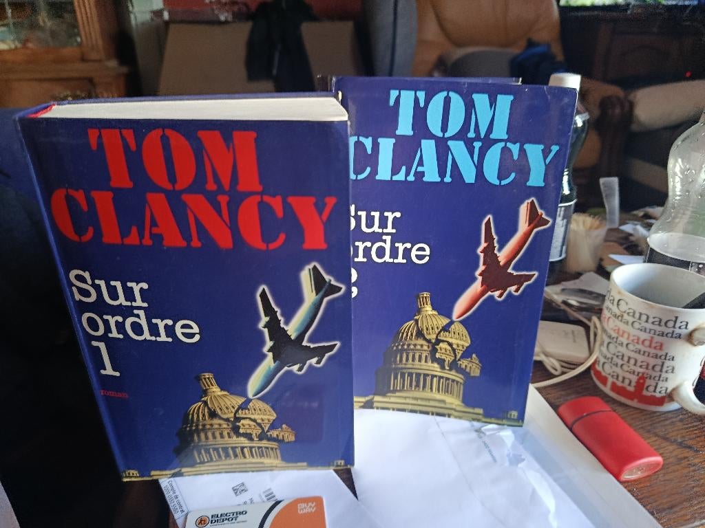 Livre sur ordres 1et 2 attentat Capitol usa, Boeken, Ophalen, Zo goed als nieuw