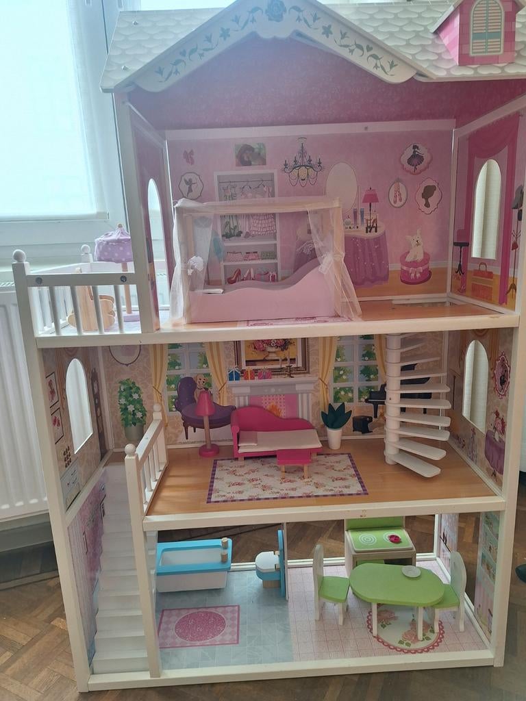 Poppenhuis (geschikt voor barbies), Enlèvement, Maison de poupées