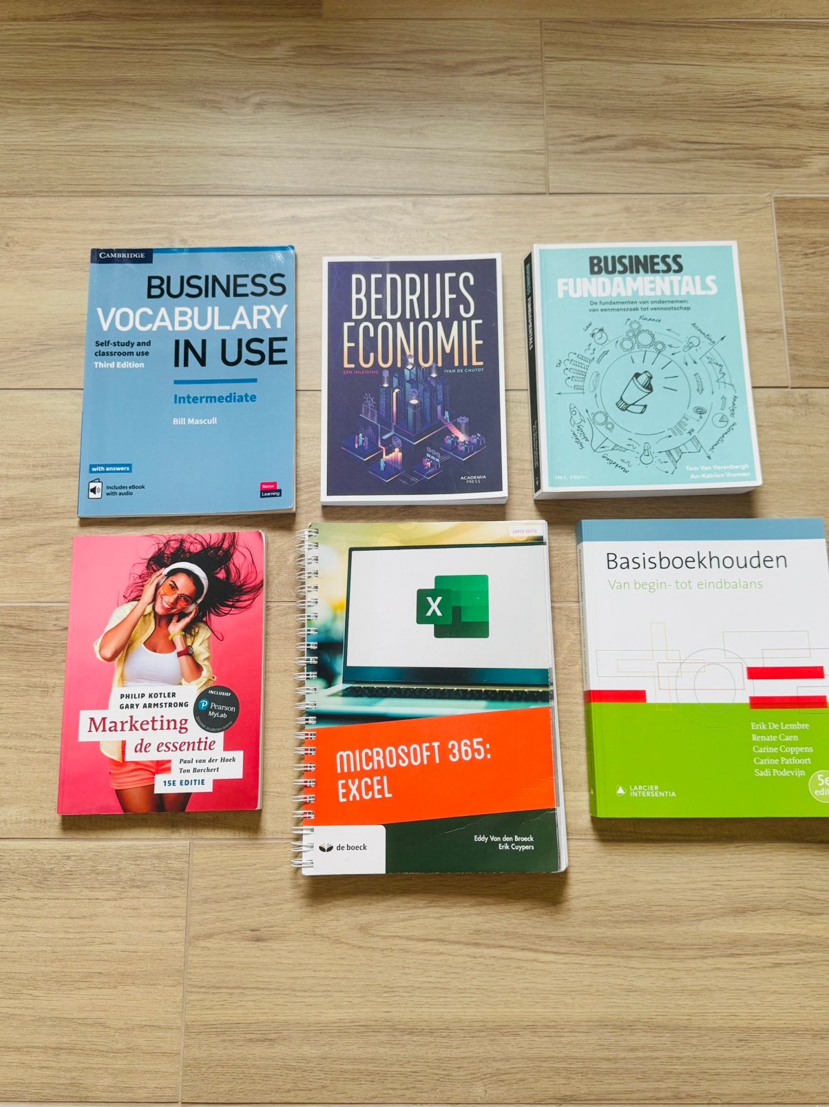Bedrijfsmanagement Arteveldehogeschool 1ste jaar boeken, Boeken, Ophalen, Zo goed als nieuw, Hogeschool