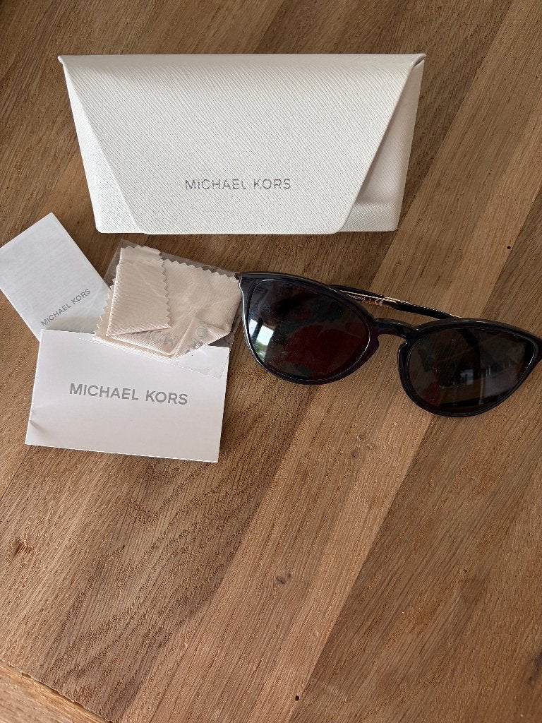 Michael Kors zonnebril met gepolariseerd glas, Handtassen en Accessoires, Zonnebrillen en Brillen | Dames, Ophalen of Verzenden