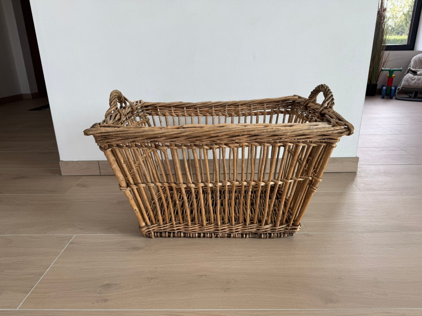 Grote vintage rieten mand, Ophalen, Hout, Mand
