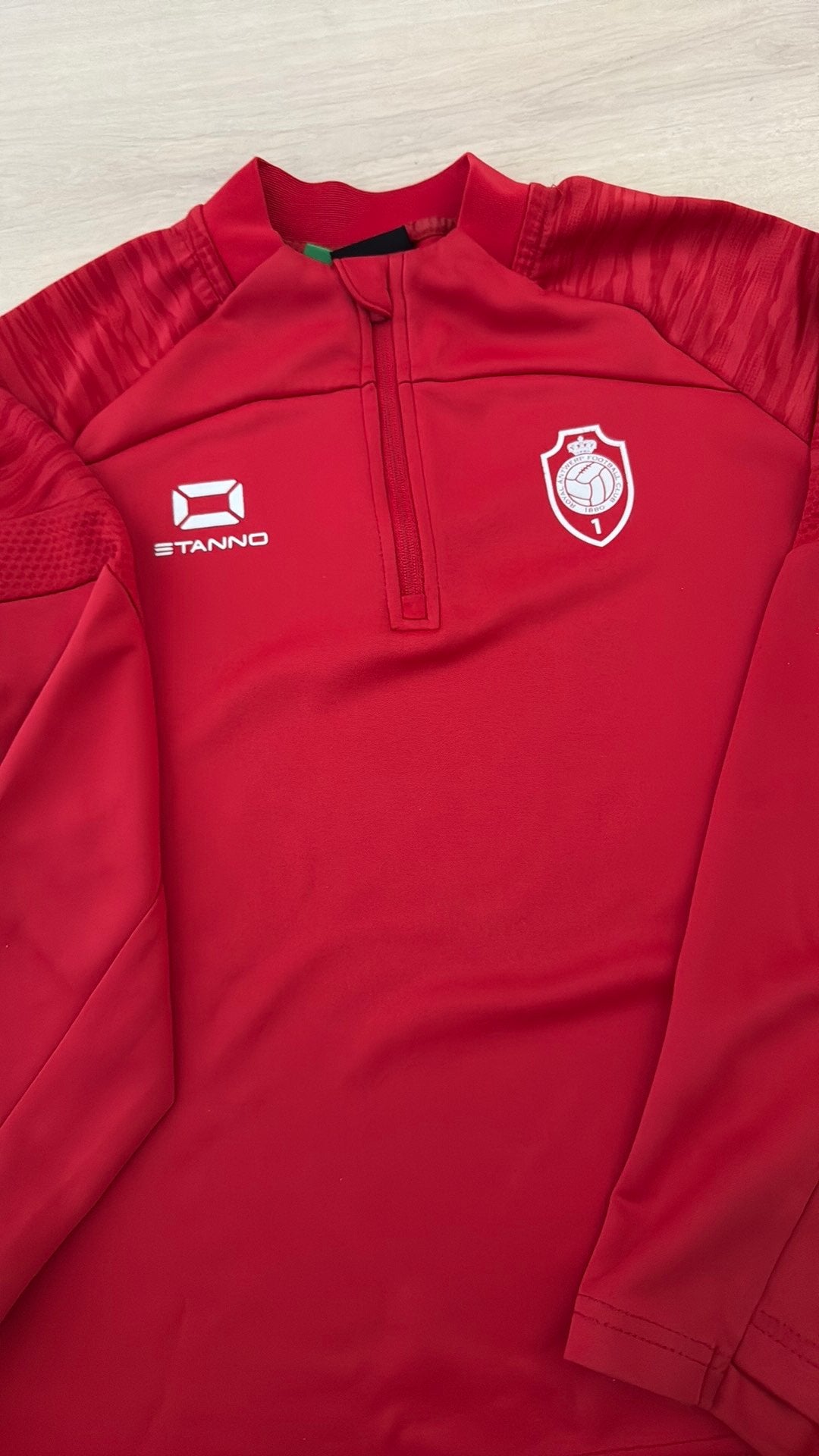 2 trainingstruien RAFC jeugd, Ophalen, Zo goed als nieuw