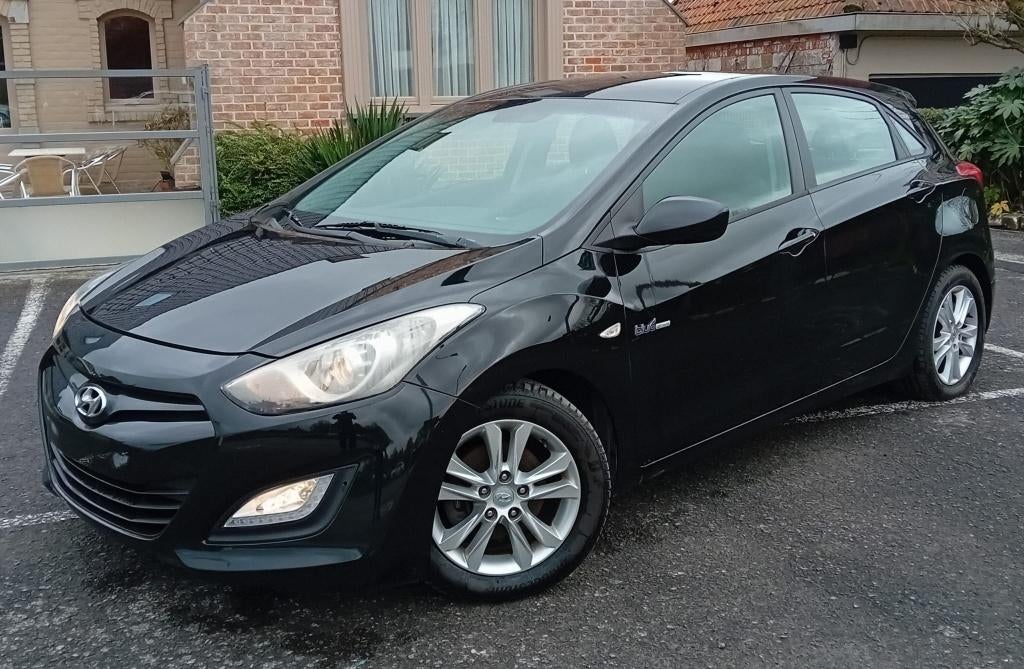 Hyundai - I 30 (1.6 diesel) Euro 5 B, Autos, Hyundai, Euro 5, USB, Noir, 5 portes