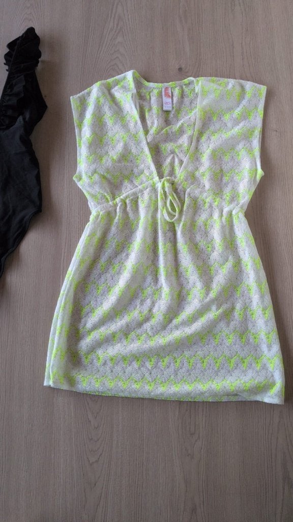 robe de plage blanche et jaune - 36- 8€, Vêtements | Femmes, Vêtements de Bain & Maillots de Bain, Enlèvement ou Envoi, Comme neuf
