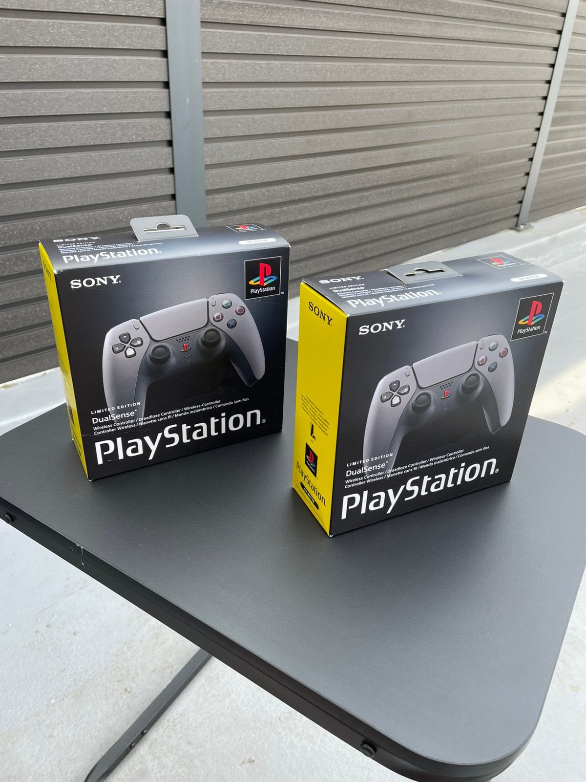 Manette PS5 30e anniversaire 2x NEUF, Enlèvement, Comme neuf, Contrôleur