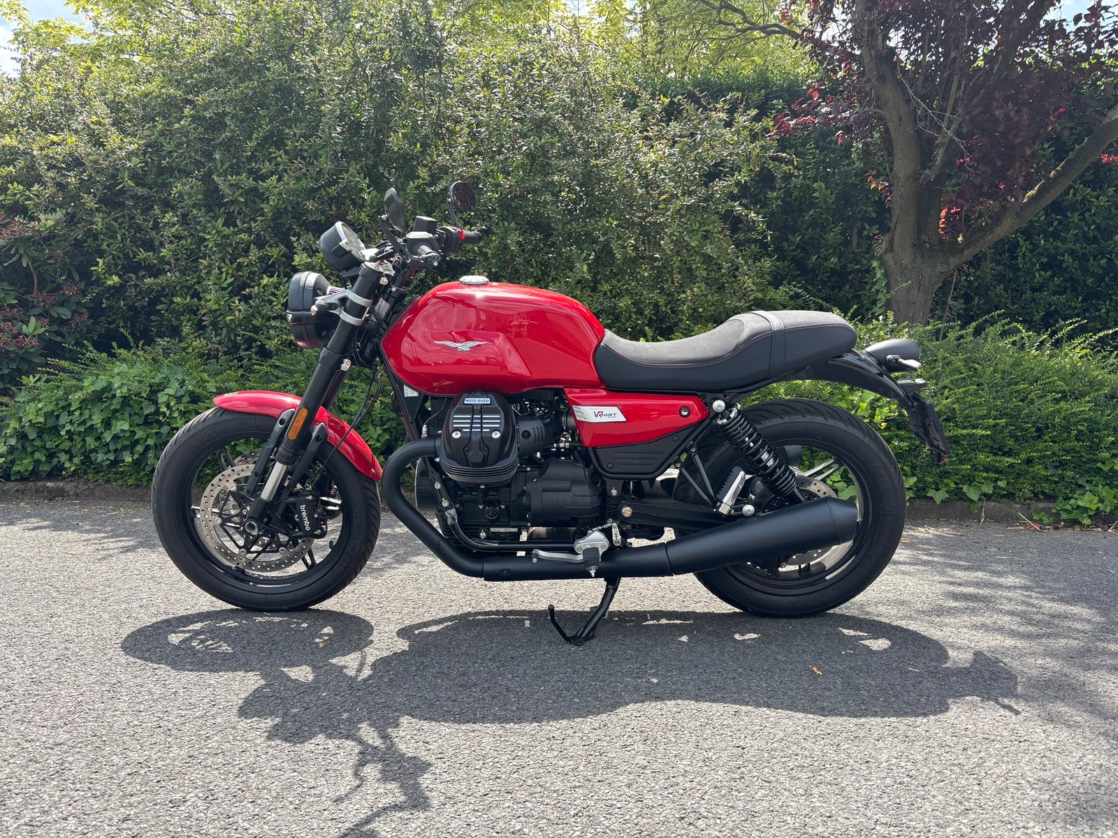 Moto Guzzi V7 sport, Motos, Motos | Moto Guzzi, Entreprise, Occasion, Plus de 35 kW, 2 cylindres