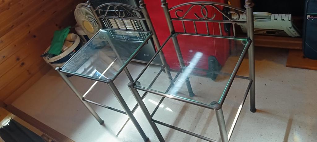 Nachttafeltjes modern., Huis en Inrichting, Slaapkamer | Nachtkastjes, Ophalen, Glas