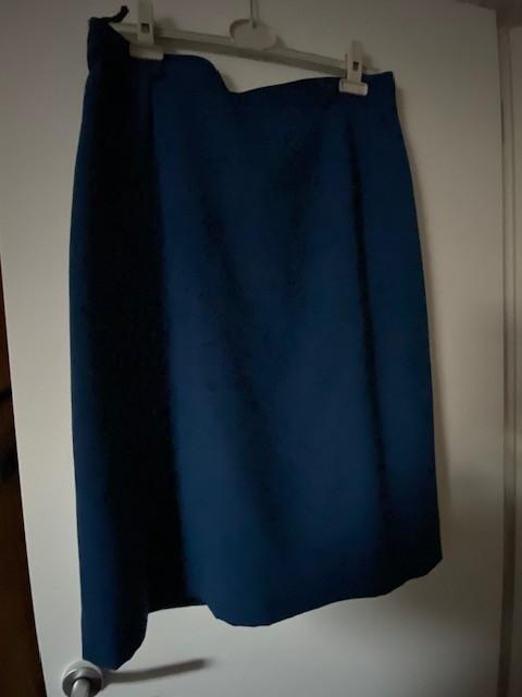 Jupe bleue signée Lucia, Vêtements | Femmes, Taille 42/44 (L), Enlèvement ou Envoi, Comme neuf, Bleu