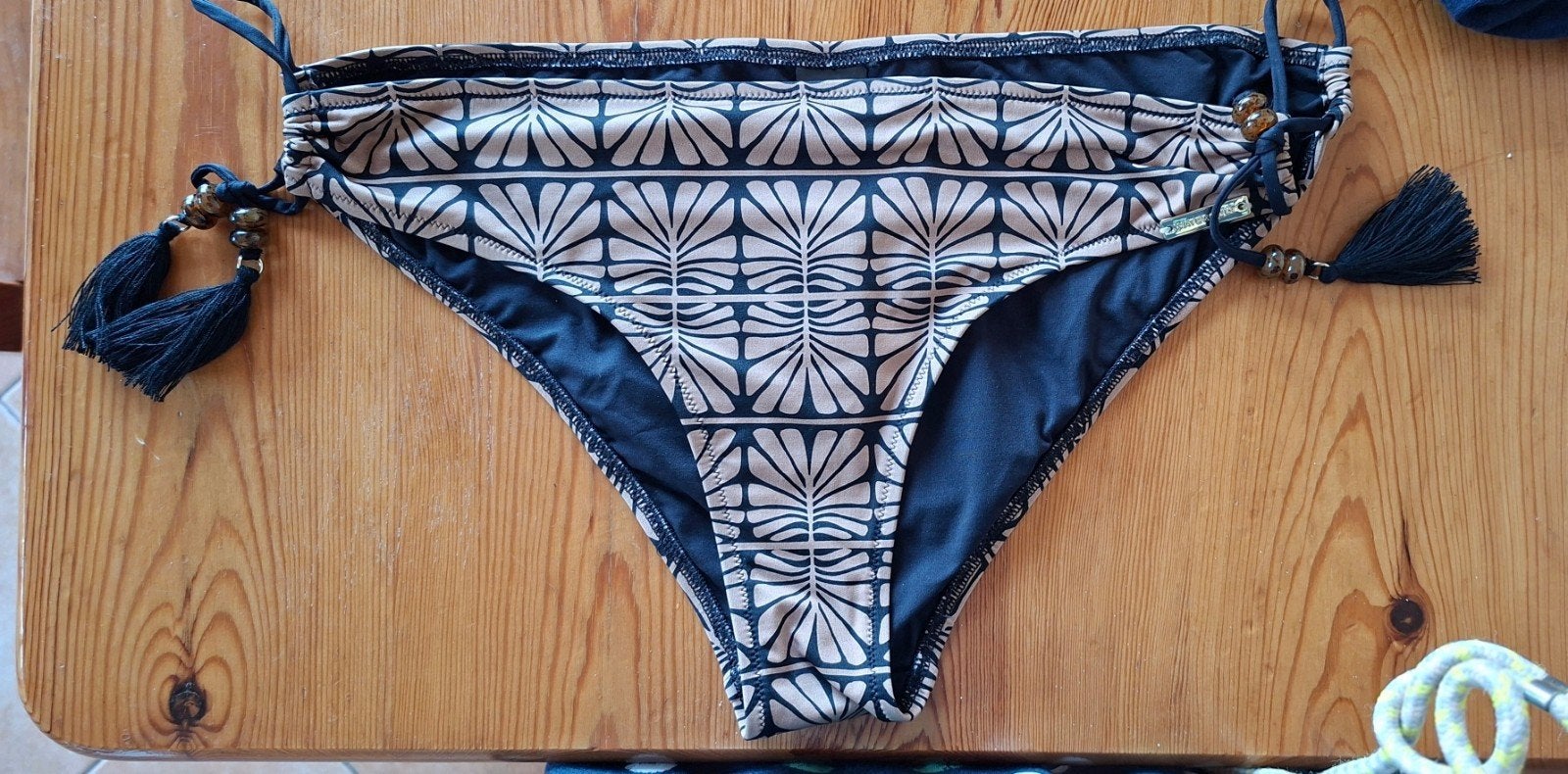 Nieuwe Watercult bikinislip / broekje – Zwart/Beige (Maat 42, Kleding | Dames, Watercult, Ophalen of Verzenden, Nieuw, Beige