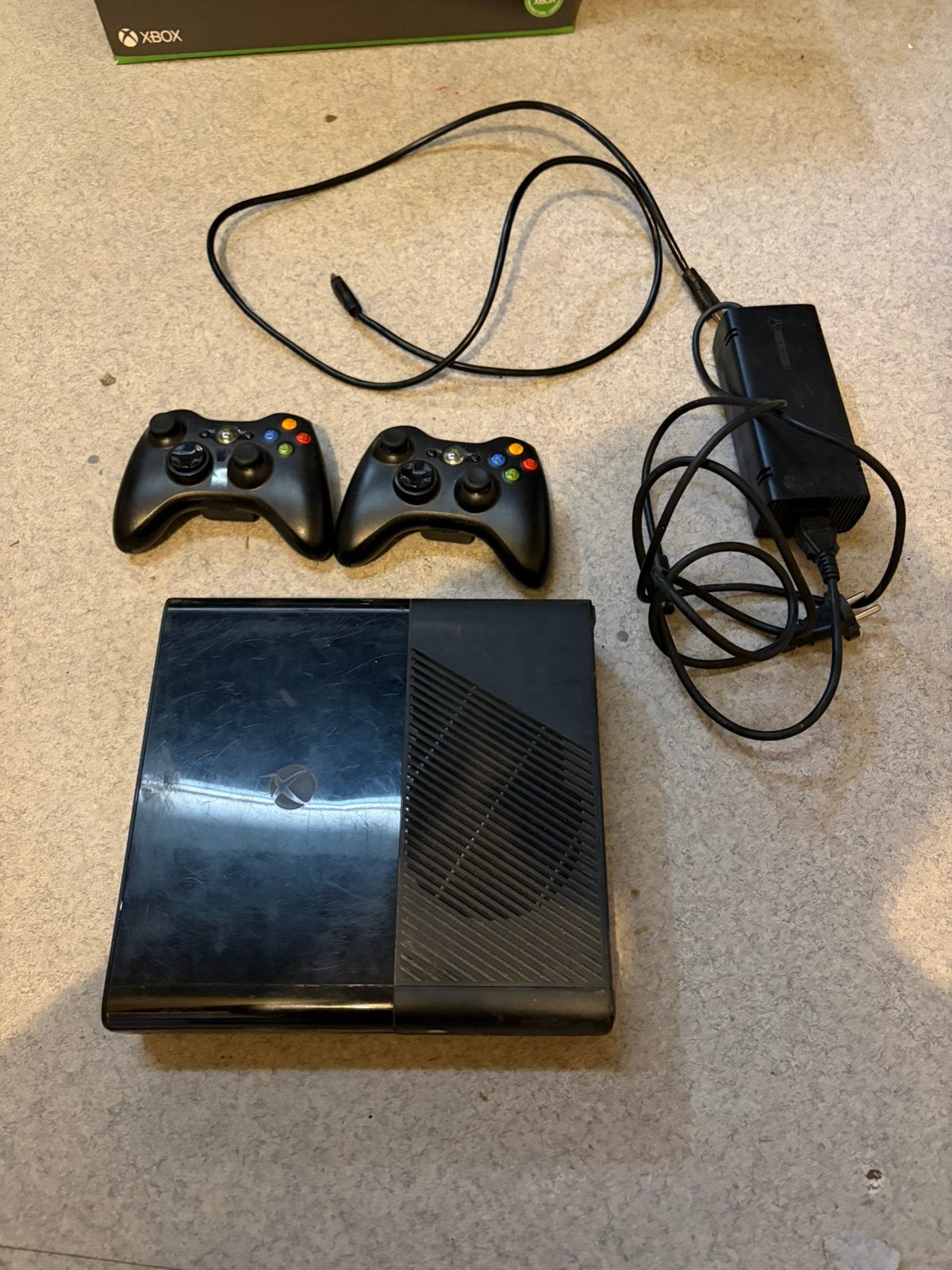 Xbox 360, Consoles de jeu & Jeux vidéo, 360 E, Enlèvement, Utilisé, Avec jeux