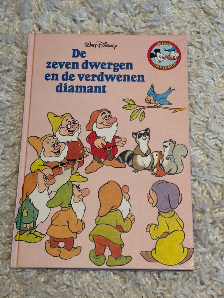 Disney boekenclub - De zeven dwergen en de verdwenen diamant, Ophalen of Verzenden, Gelezen, Jongen of Meisje, Fictie algemeen