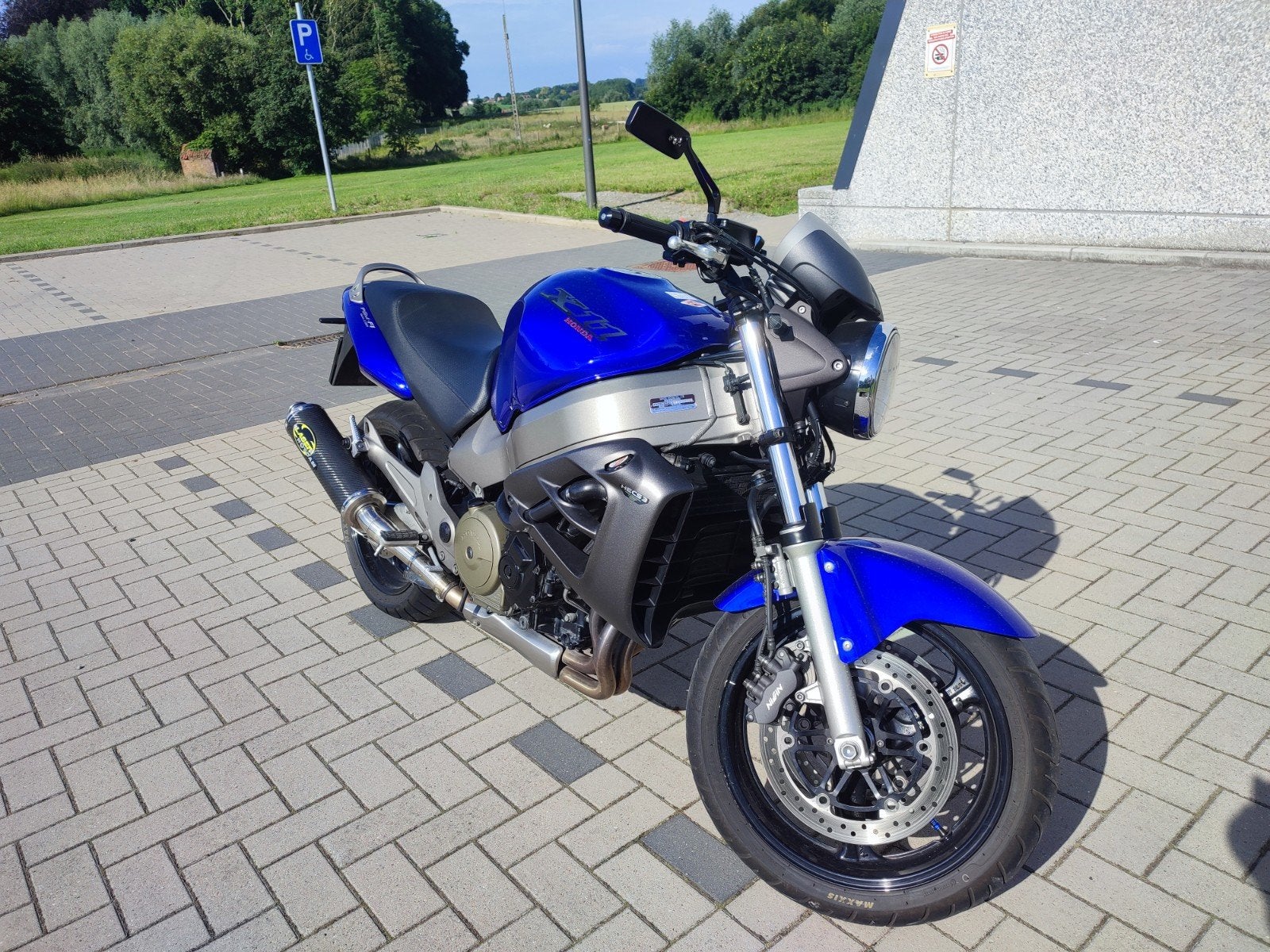 Honda X11 2000 parfait état + pièces d'origine, Motos, Pièces | Honda, Enlèvement