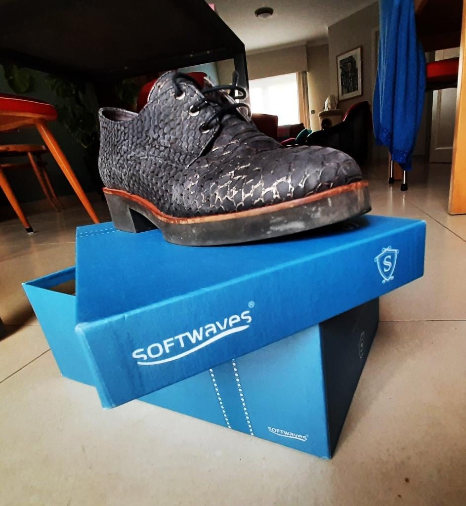 Te koop: Nieuw!! Mooie zwarte/grijze schoenen"Sodftwaves, 39, Ophalen, Bruin