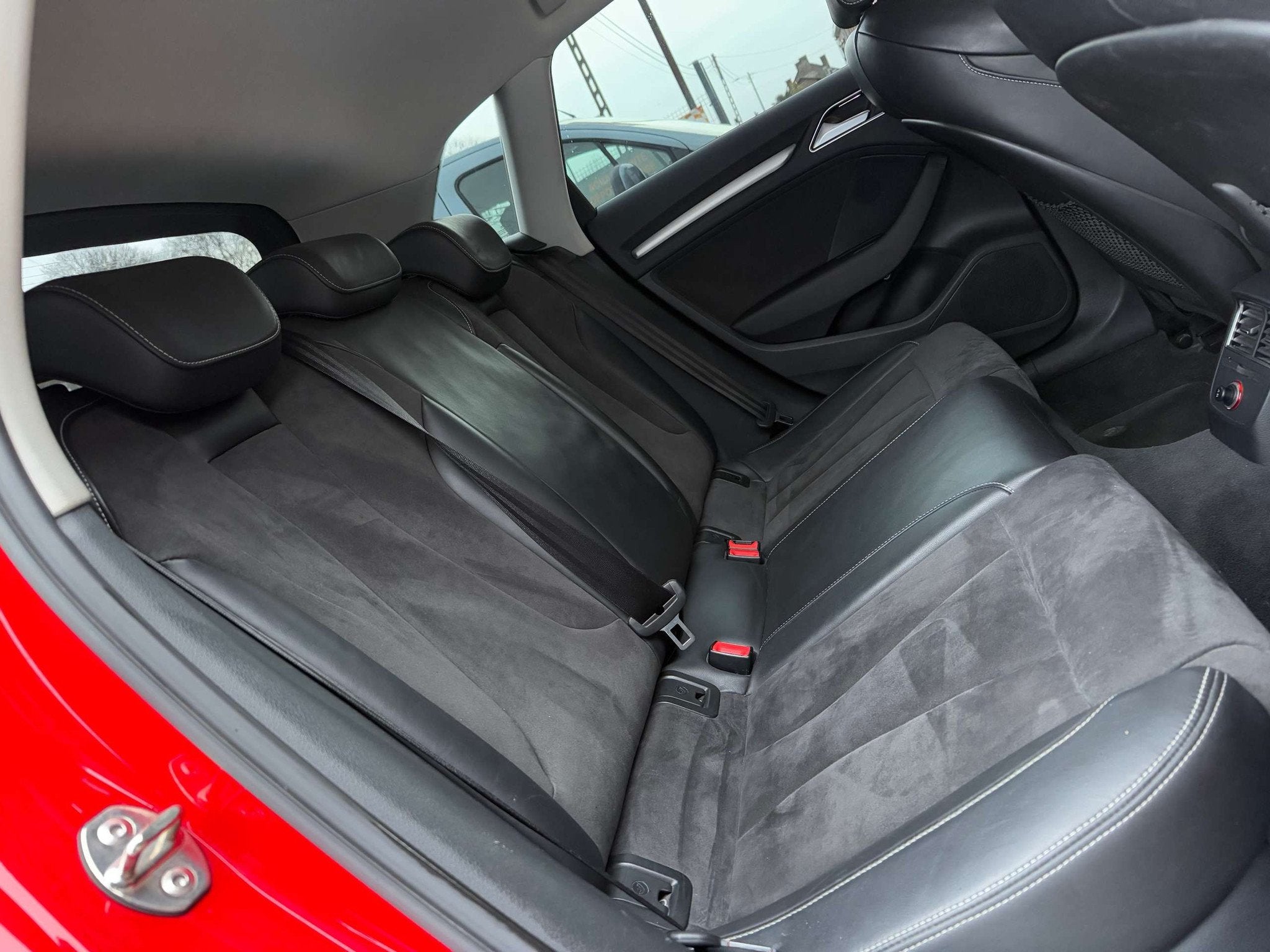 AUDI S3 2.0 TFSI 300ch QUATTRO SPORTBACK BVA S-TRONIC Sièges sport