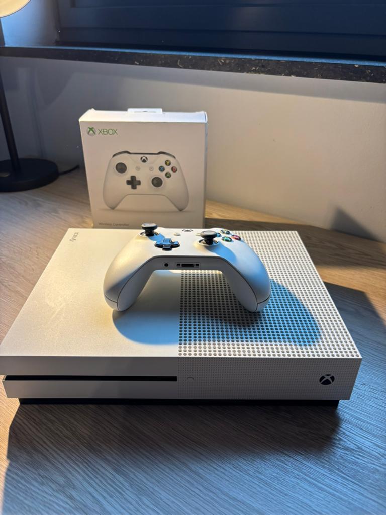 Xbox One S Wit + Controller, Games en Spelcomputers, Spelcomputers | Xbox One, Zo goed als nieuw, Xbox One, Ophalen