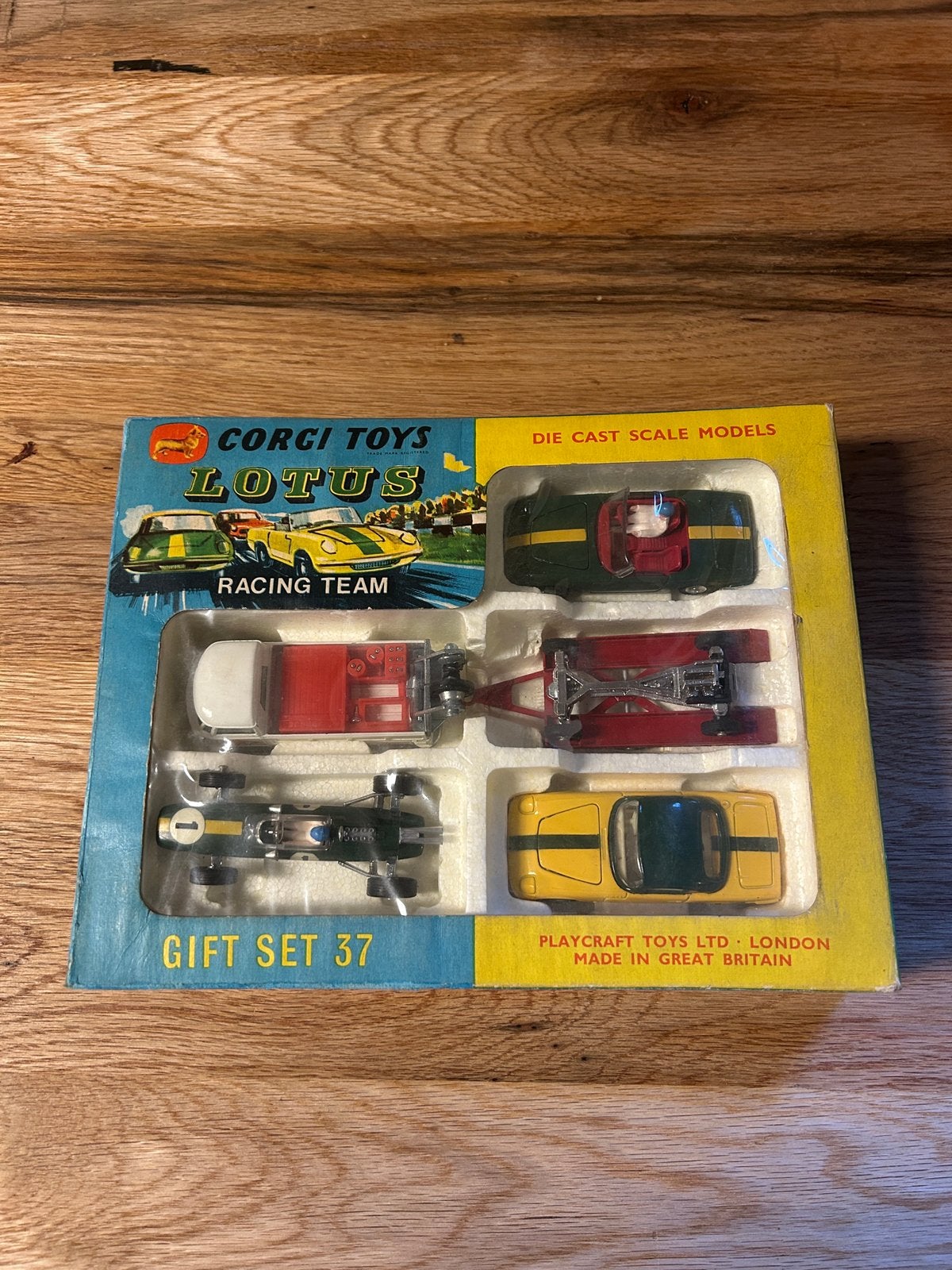 Corgi Toys gift set 37 Racing Team, Ophalen, Gebruikt