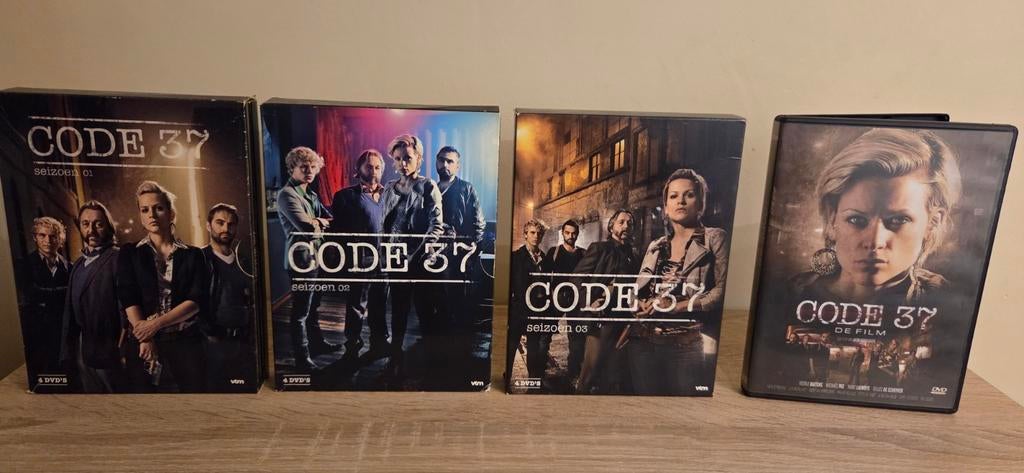 Code 37 serie en film compleet!!, Cd's en Dvd's, Dvd's | Tv en Series, Ophalen