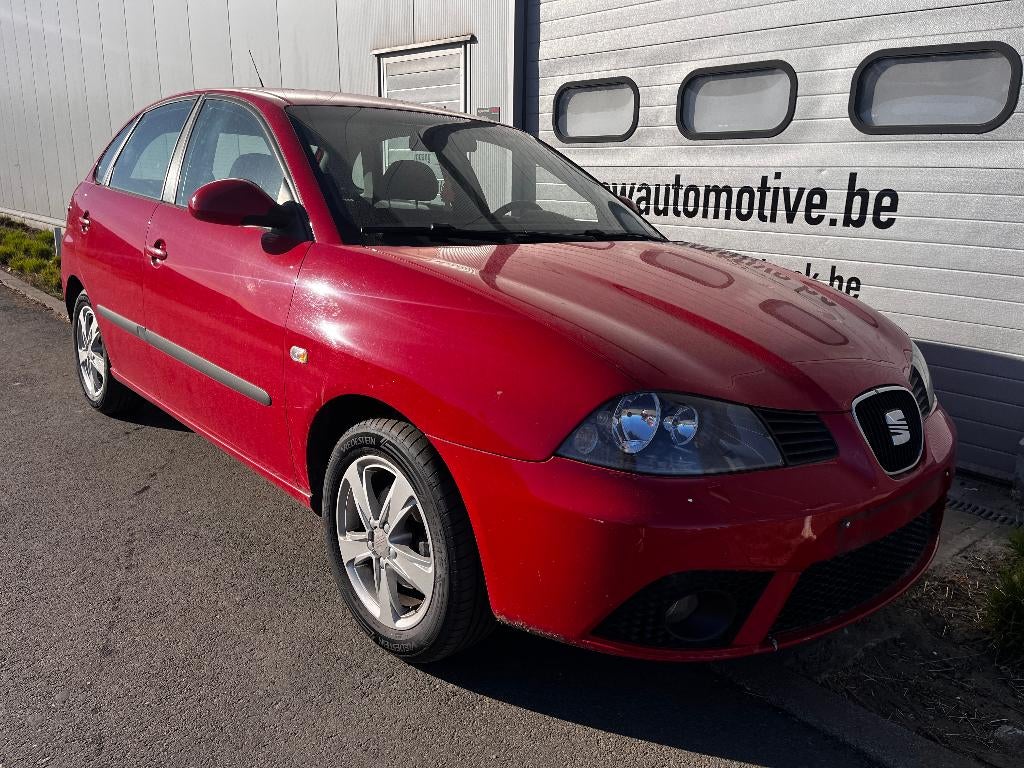 Seat Ibiza 1,2i / ALU / CLIMA / TREKHAAK / CRUISE CONTROL, Autos, Seat, Rouge, Achat, 139 g/km, Entreprise