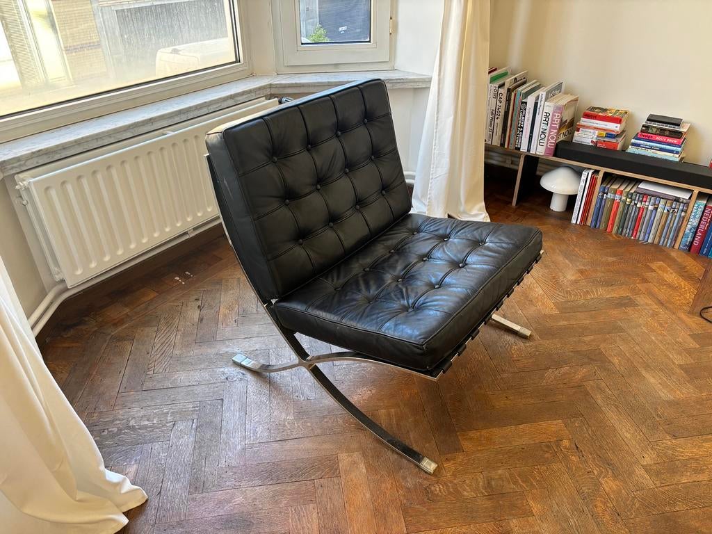 Barcelona chair replica, Ophalen, Zo goed als nieuw