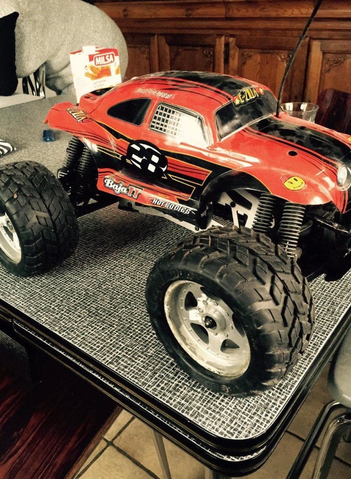Rc 1:10 E-ZILLA 150€ in werkende staat lees alles, Hobby en Vrije tijd, Gebruikt, Schaal 1:10, Auto onroad, RTR (Ready to Run)