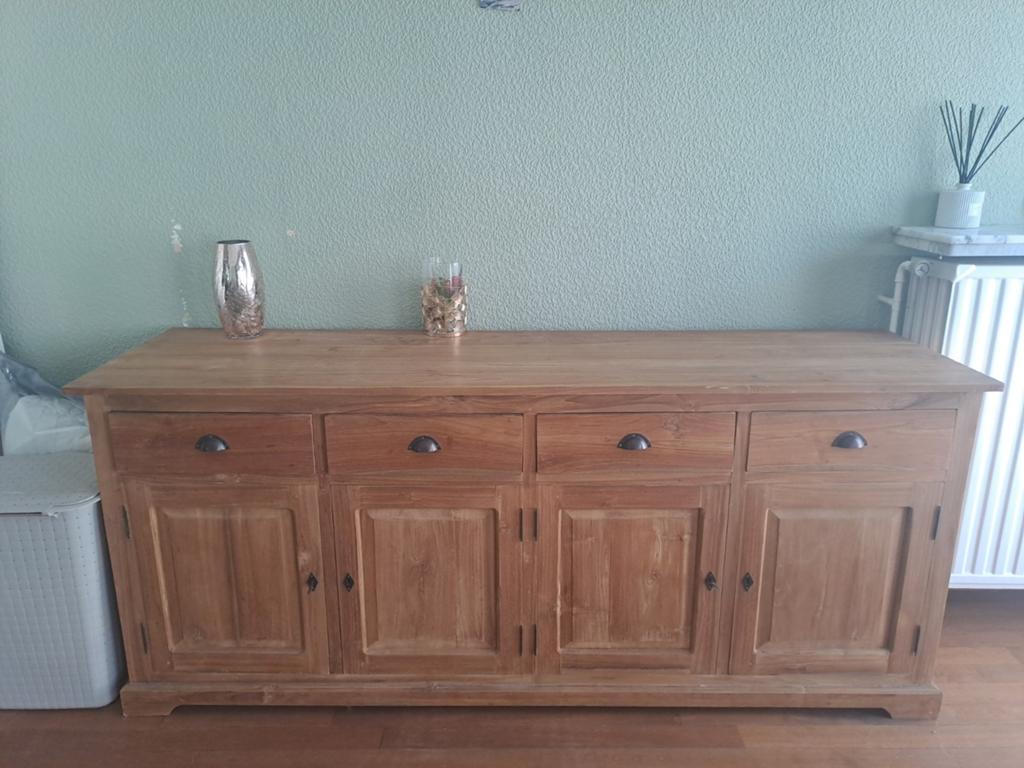 Echt houten kast! Afmetingen  200cm breed- 54 diep 84 hoog, Ophalen